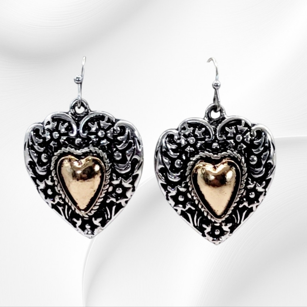 Two Tone Detailed Silver And Gold Heart Earrings New - Picture 3 of 4